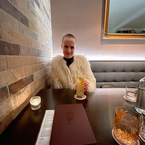 Meet your Posher, Rebecca - Picture 2 of 6